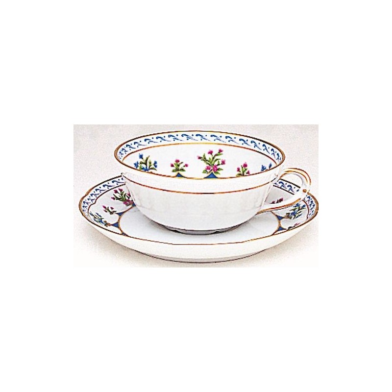 Tasse et soucoupe  th Chateaubriand bleu - Bernardaud  180,00 €